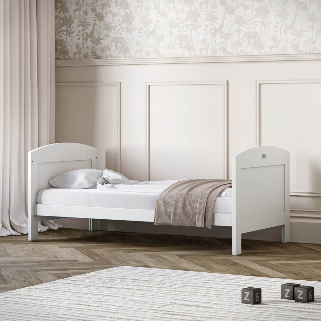 Silver Cross Valencia Cot Bed & Dresser | White/Natural Ash